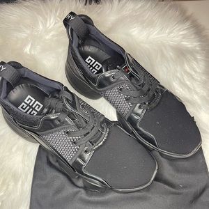 Givenchy Sneakers Perfect Condition